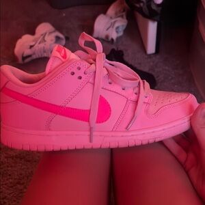 Nike womans Pink Sneakers